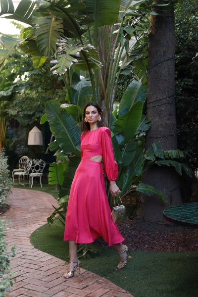 Vestido Fany cut out abertura manga