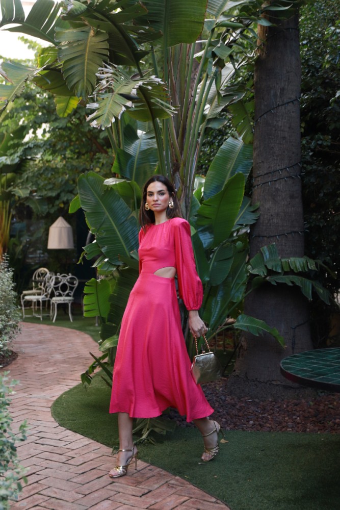 Vestido Fany cut out abertura manga